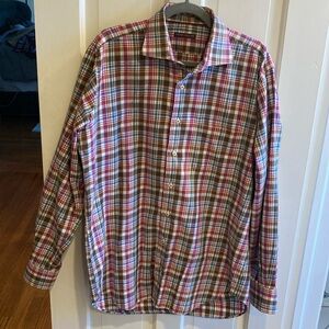Peter Millar Large dress shirt. 100% cotton. EUC, beautiful print, button detail